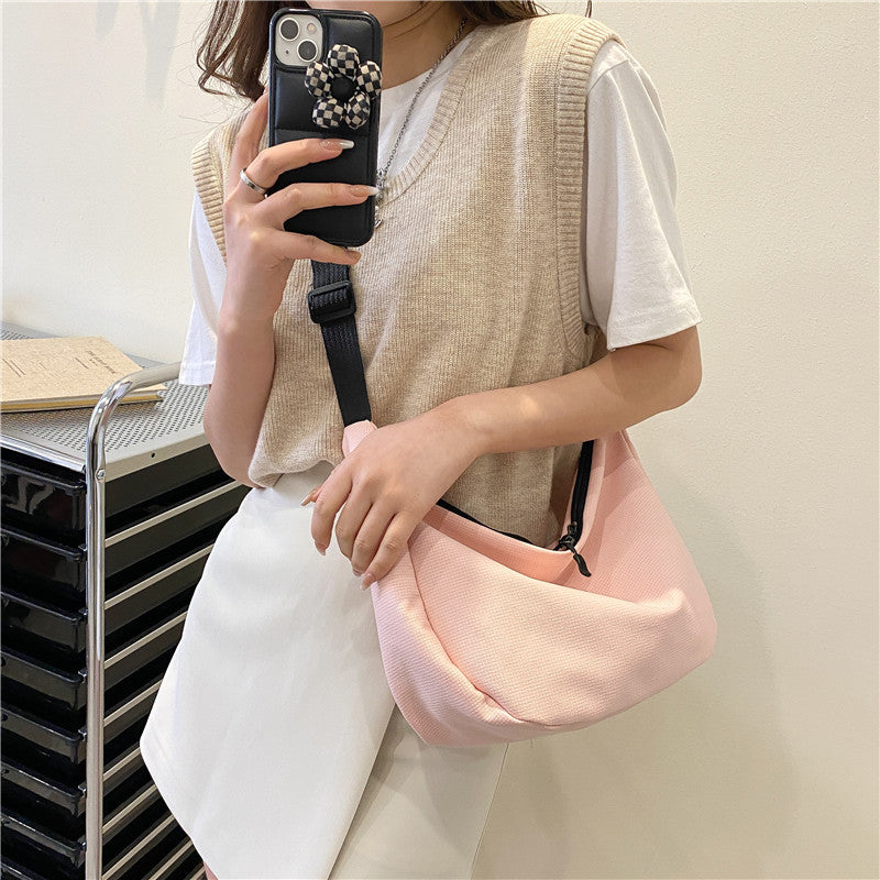 Spring And Summer Feeling Bag New Trendy Fashion Messenger Bag Simple Armpit Women's Bag Ins Girl Casual Bag